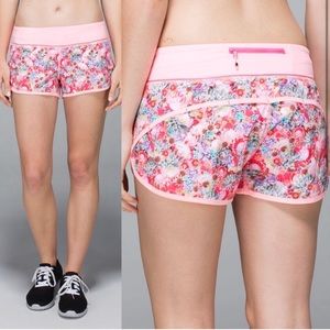 Lululemon - 4 - speed shorts flowabunga floral